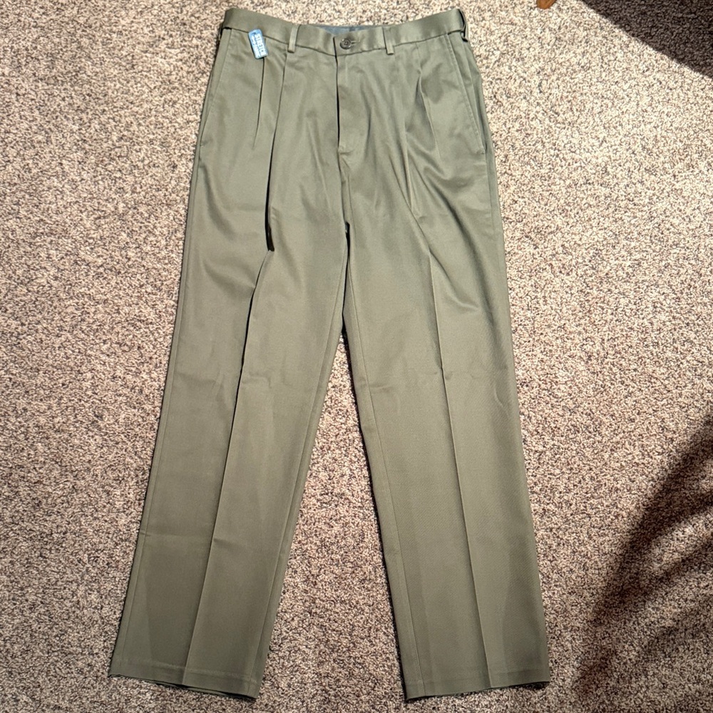 NWT! Haggar Men's Olive Dress Pants